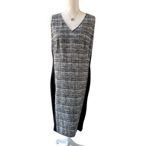 Akris Punto black tweed front V-neck sleeveless dress size 12